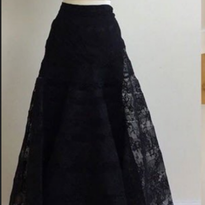 Two Pieces Long Black Lace Prom Dresses V-neck..