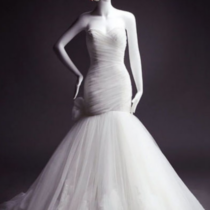 Luxurious Sweetheart White Long Wedding Dress,..