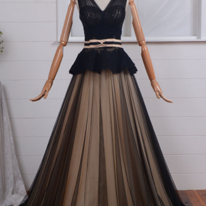 Prom Dresses , Black Tulle And Applique Wedding..