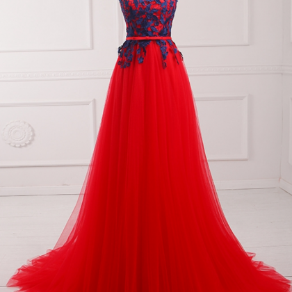 The Evening Gown Of The Thin Gauze Border Red..