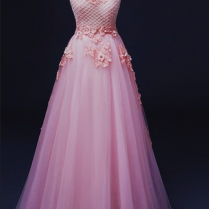 The Pink Lace Tulle Gown Accentuated The Evening..