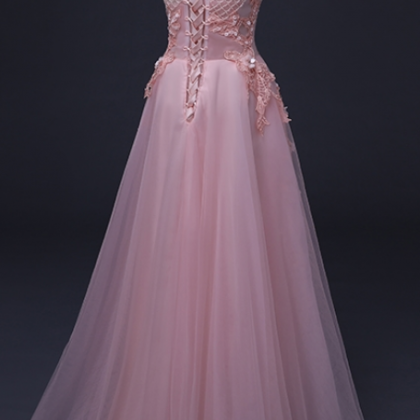 The Pink Lace Tulle Gown Accentuated The Evening..