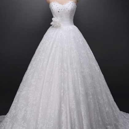 Exquisite Ball Gown Sweetheart Court Train Lace..