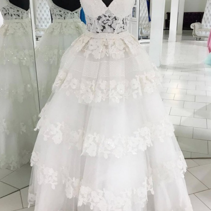 White Sweetheart Neck Tulle Lace Applique Long..