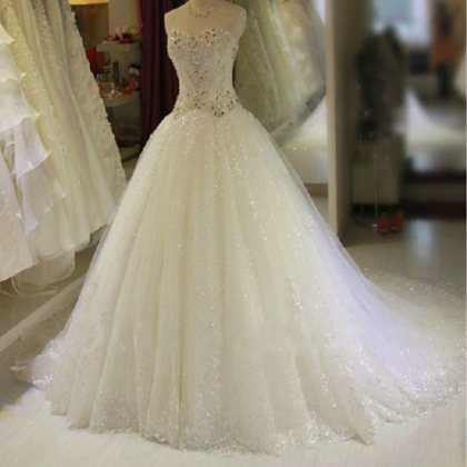 Sweetheart White Wedding Gowns With Long Train..
