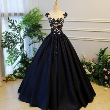 Stock Ball Gowns Quinceanera Dresses Top Appliques..
