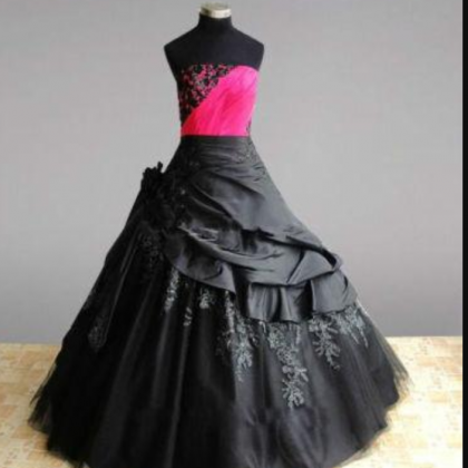 Sexy Ball Gowns Black Quinceanera Dresses..