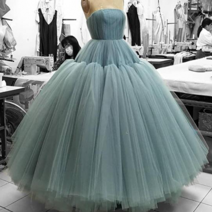 fashion evening dresses, tulle form..