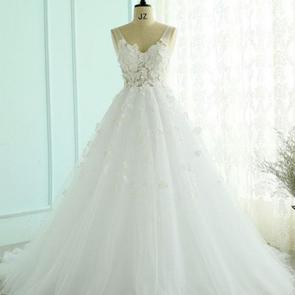 Charming Sleeveless V Neck Tulle Prom Dress With..