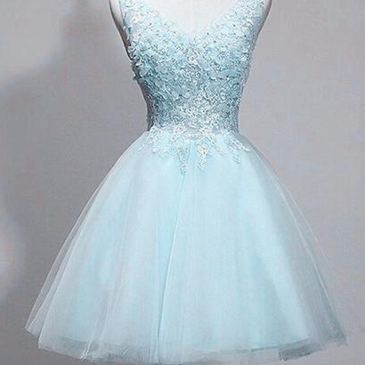 V-neckline Lace Applique Tulle Homecoming Dress,..