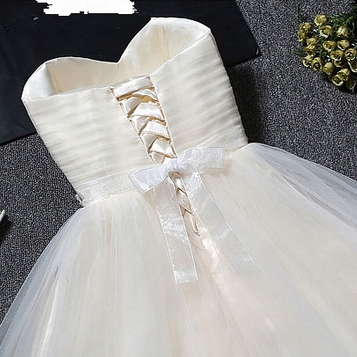 Beautiful Simple Ivory Tulle Lace-up Graduation..