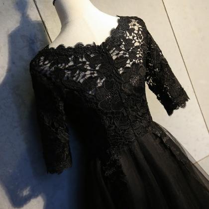 Elegant Sweetheart Lace And Tulle Short Sleeves..
