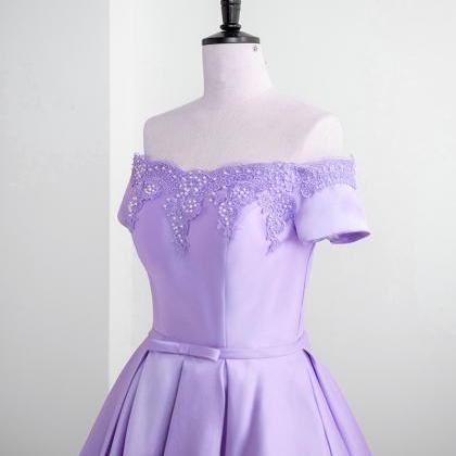 Elegant Sweetheart Satin With Lace Short Formal..