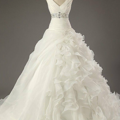 Classic white wedding wedding dress V-neck spaghetti straps pleated long tail wedding dress wedding custom 