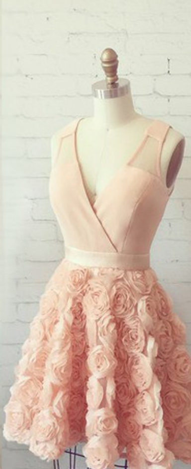 Modern A-line V-neck Straps Sleeveless Pearl Pink Short Homecoming Dress With Appliques