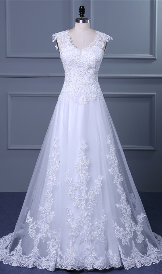 White Lace Applique Wedding Dresses With V-neck And Court Train