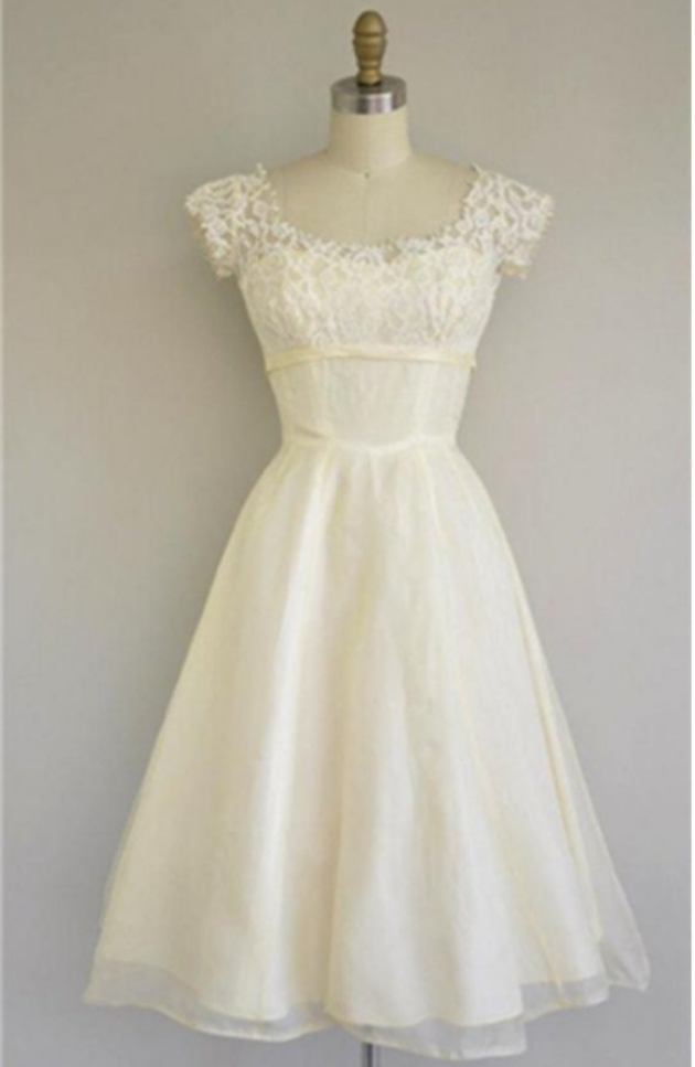 Pretty Classy Comfy Ivory Lace Short Homecoming Dresses