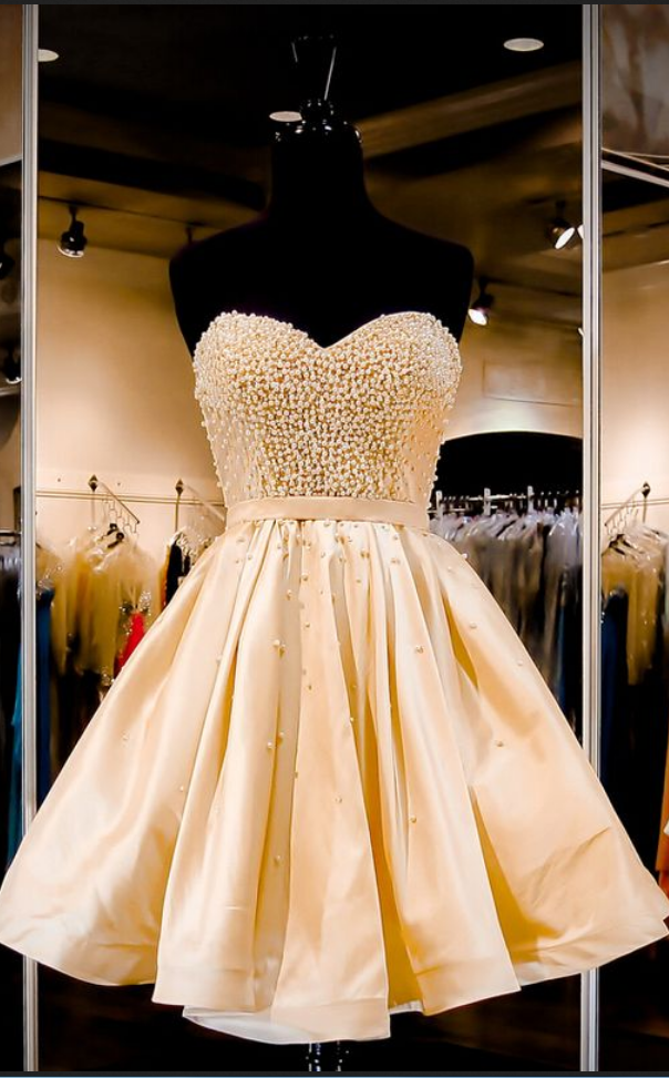 Light Yellow Homecoming Dresses Lace-up Sleeveless Beaded Above-knee Sweetheart Neckline A Lines