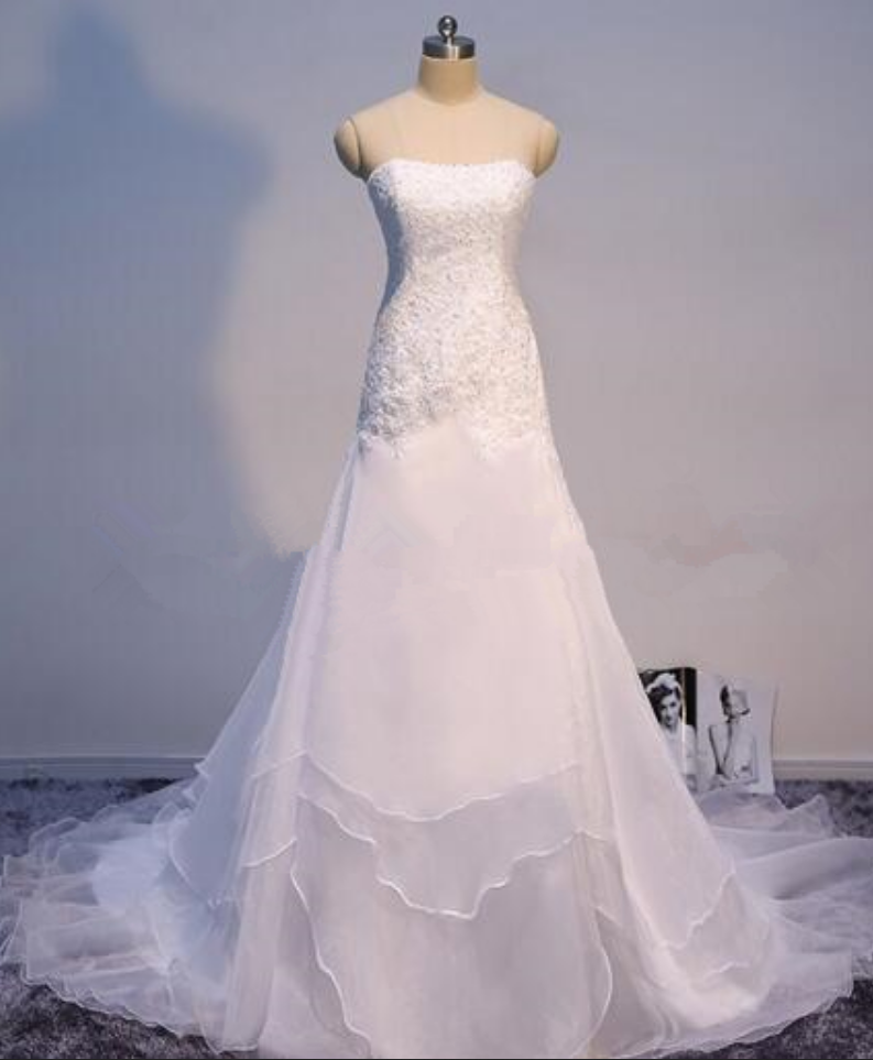 White A-line Straples Vintage Wedding Dresses Beadings Floor-length Wedding Dresses With Appliques
