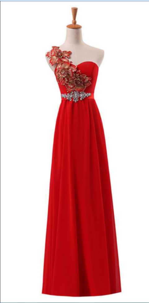 The Red Sleeveless Ball Gown With A Formal Evening Gown