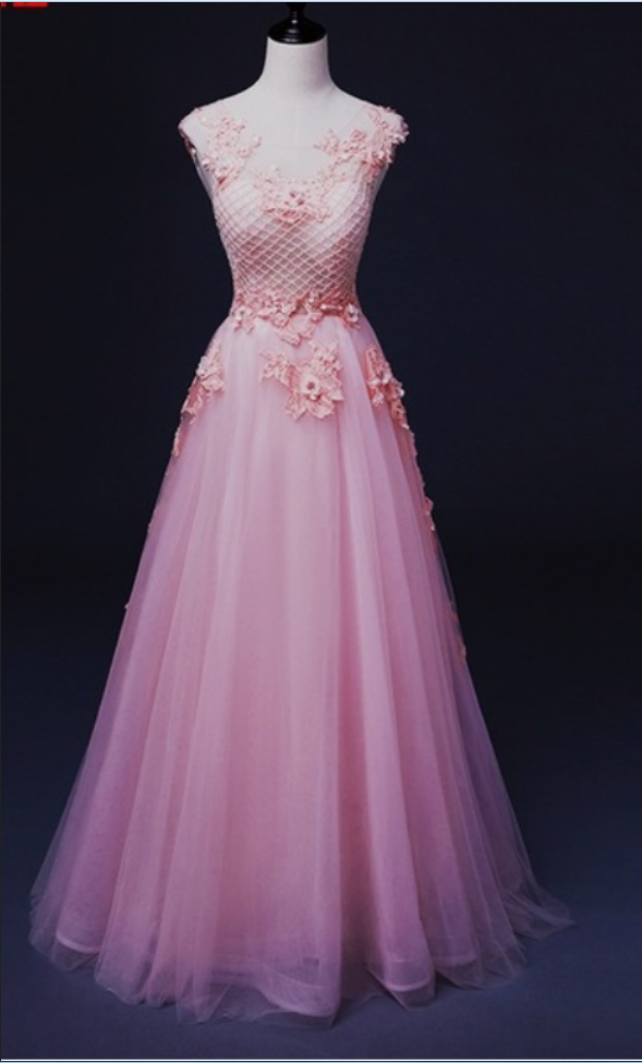 The Pink Lace Tulle Gown Accentuated The Evening Gown Worn By Evening Gowns In The Evening Gown