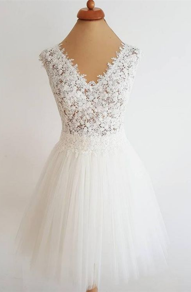 Romantic Tulle V-neck Neckline A-line Homecoming Dresses With Appliques