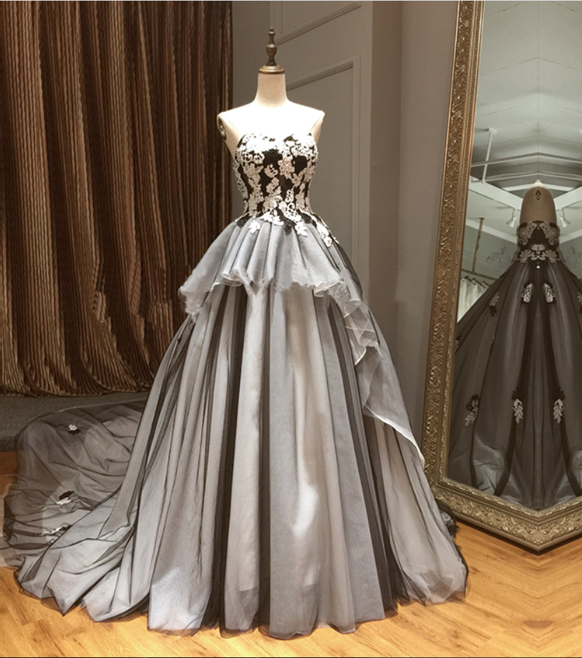 Vintage Ivory/black Lace Prom Quinceanera Dresses ,sweetheart Applique Wedding Dresses,princess A Line Wedding Bridal Gowns