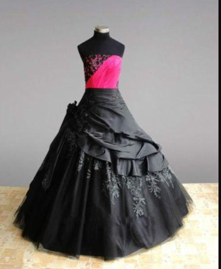 Sexy Ball Gowns Black Quinceanera Dresses Strapless With Appliques Flower Sweet 16 Dresses 15 Years Prom Party Gowns