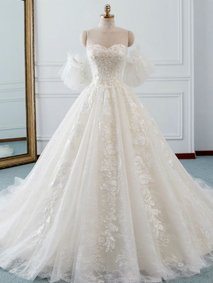 Ivory Ball Gown Tulle Sweetheart Neck Appliques Wedding Dress
