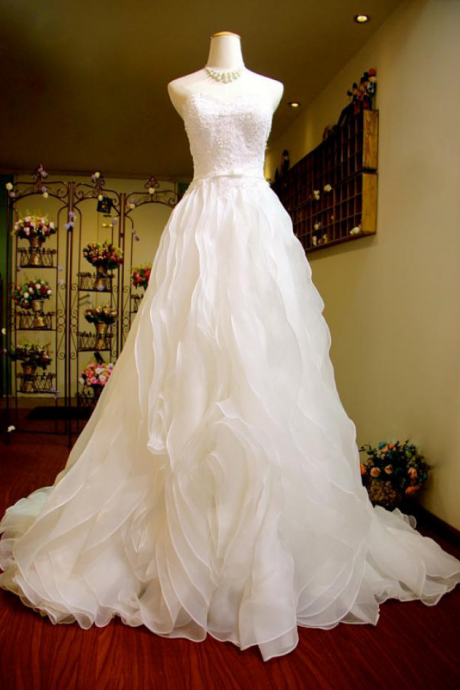  White Ruffle Organza Bridal Dresses Sweetheart Lace Appliques Wedding Dresses
