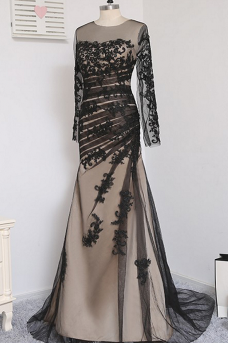 A Black, Elegant Evening Gown With A Mermaid Tulle Satin Gown With A Long Evening Gown