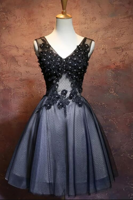 Black V-neckline Knee Length Homecoming Dress