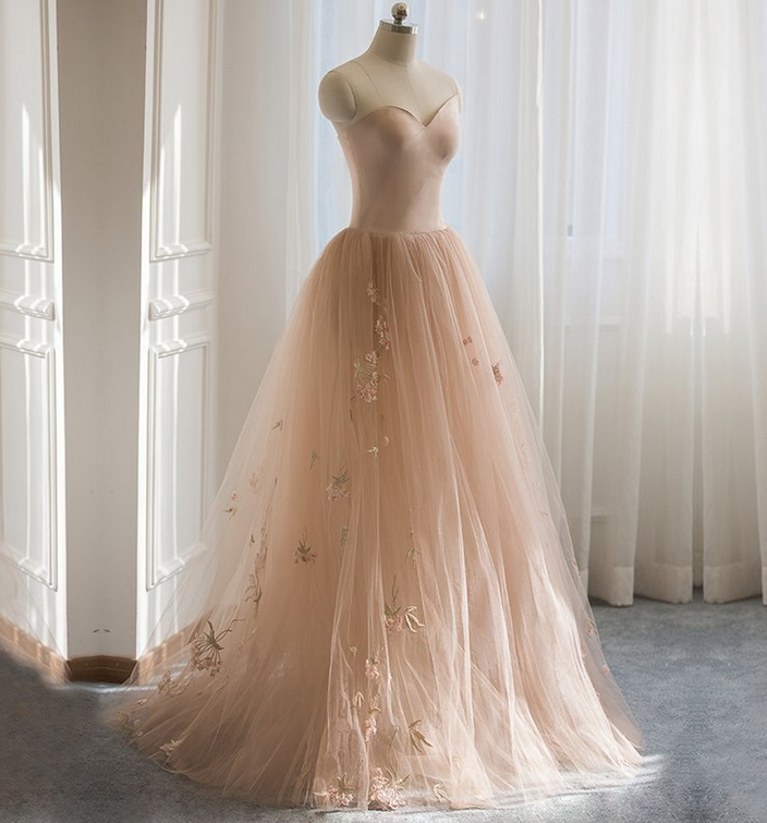 A-Line/Princess Sweetheart Applique Tulle Long Prom Dresses