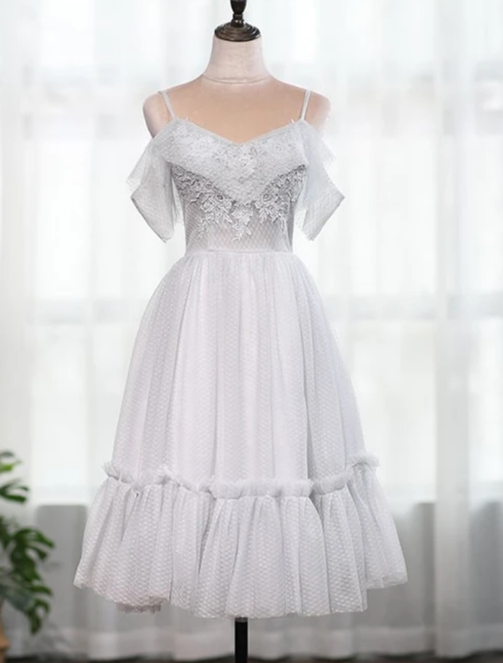 Long Sleeves V-neck Tulle Short Prom Dress With Appliques OM431